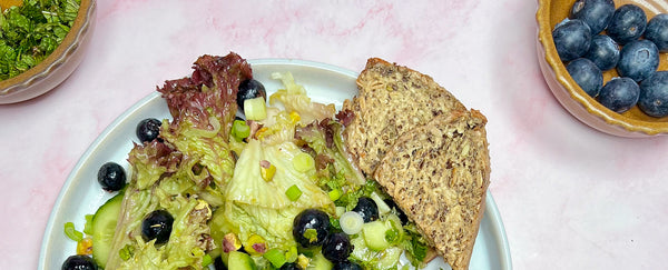 Lollo-Rosso-Salat mit Heidelbeeren